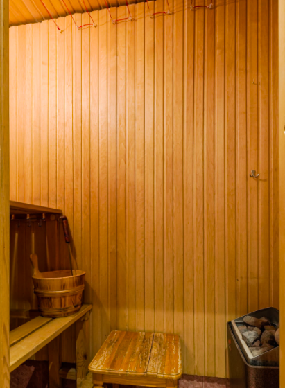 Tammepuidust mööbliga korter Tallinna vanalinnas mullivanni ja saunaga